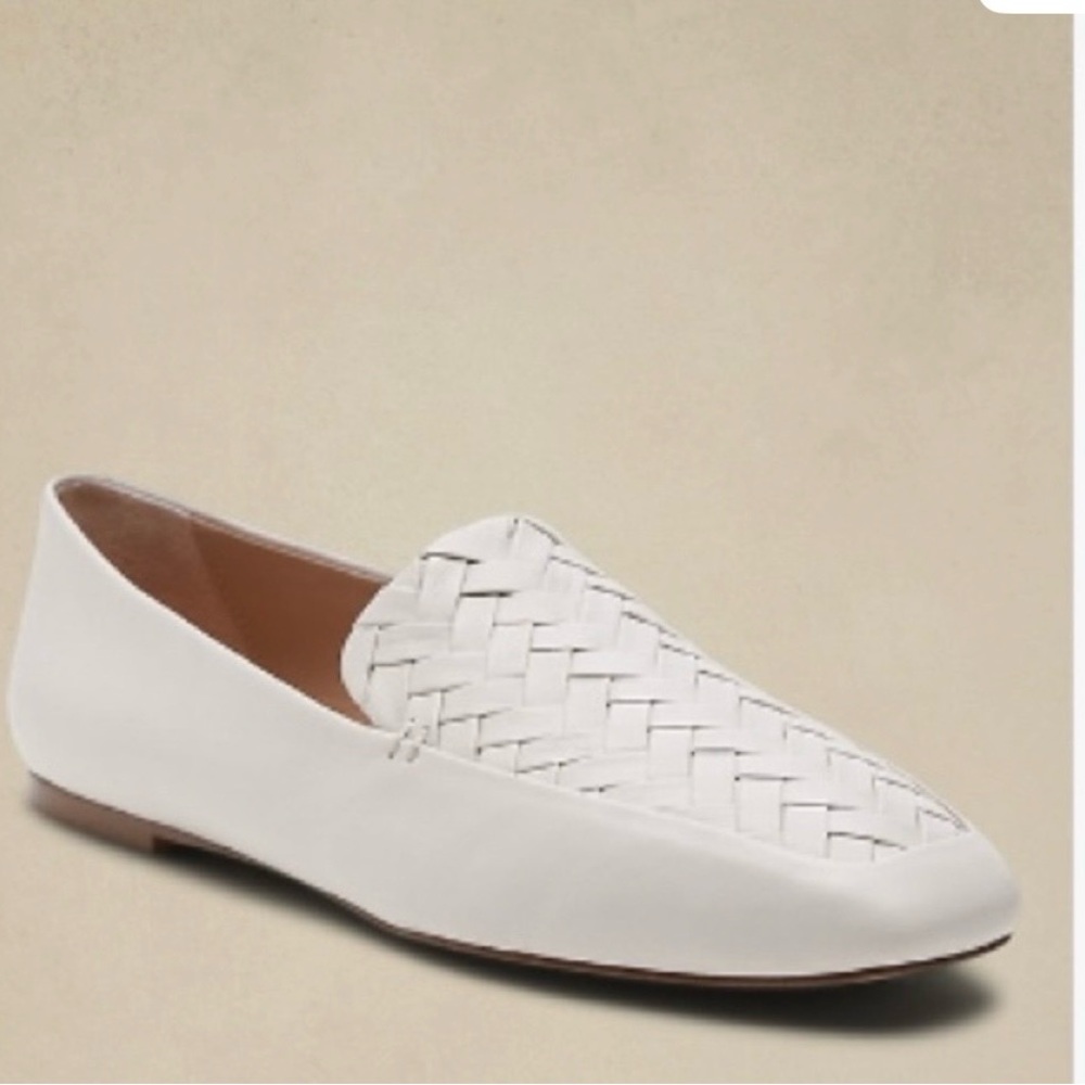 Women’s Banana Republic White Woven Leather Loafers Size 6